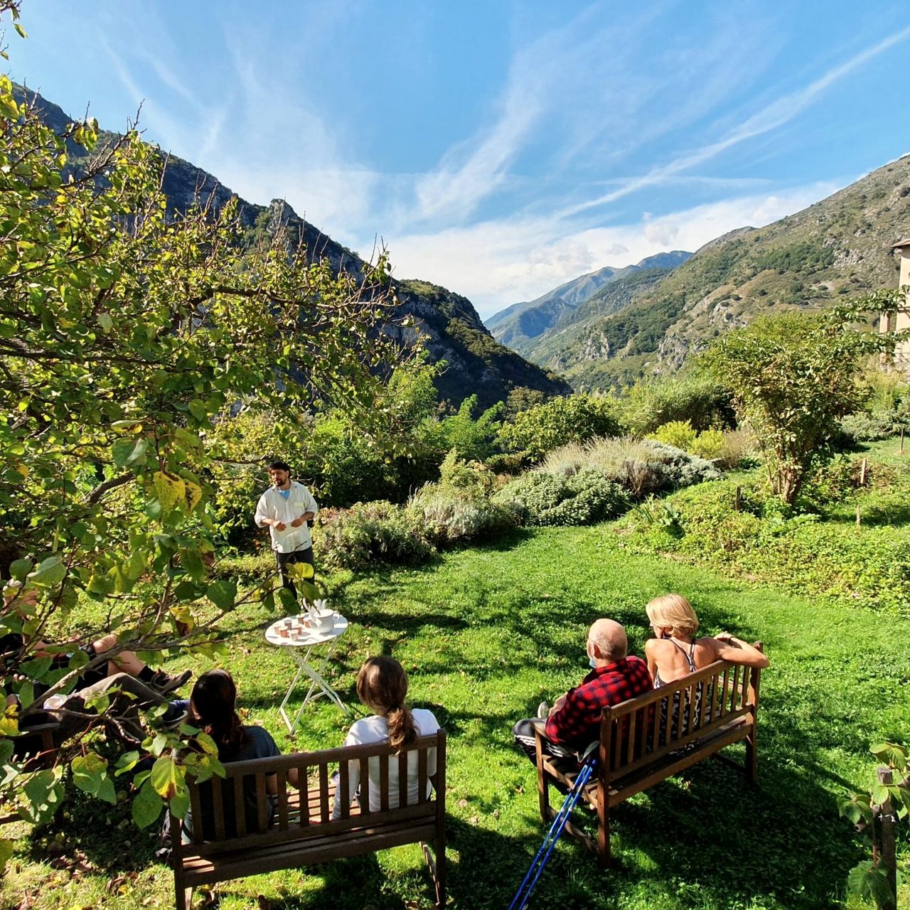 Sur les sentiers, entre mer et montagne